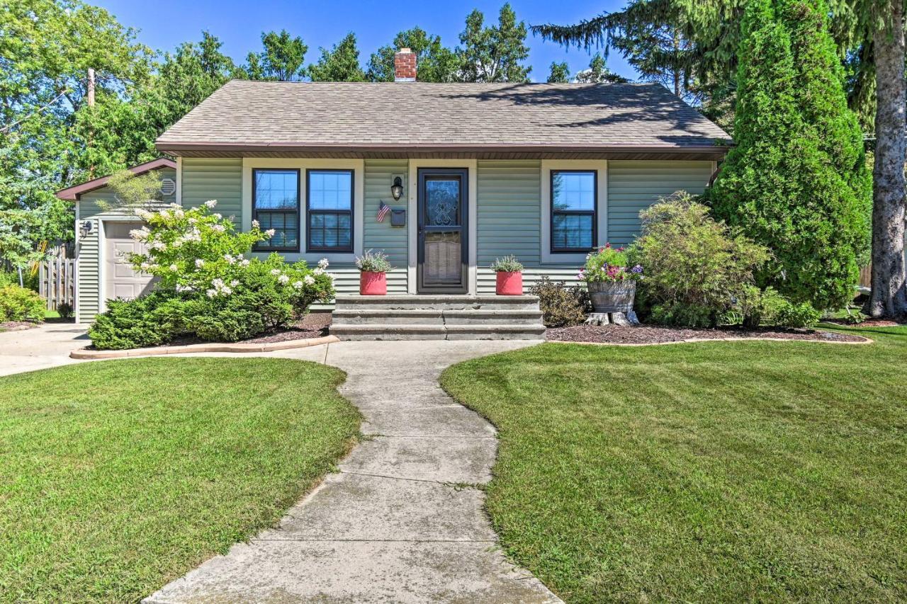 Modern Home With Backyard, 1 Mi To Dtwn Sturgeon Bay Εξωτερικό φωτογραφία
